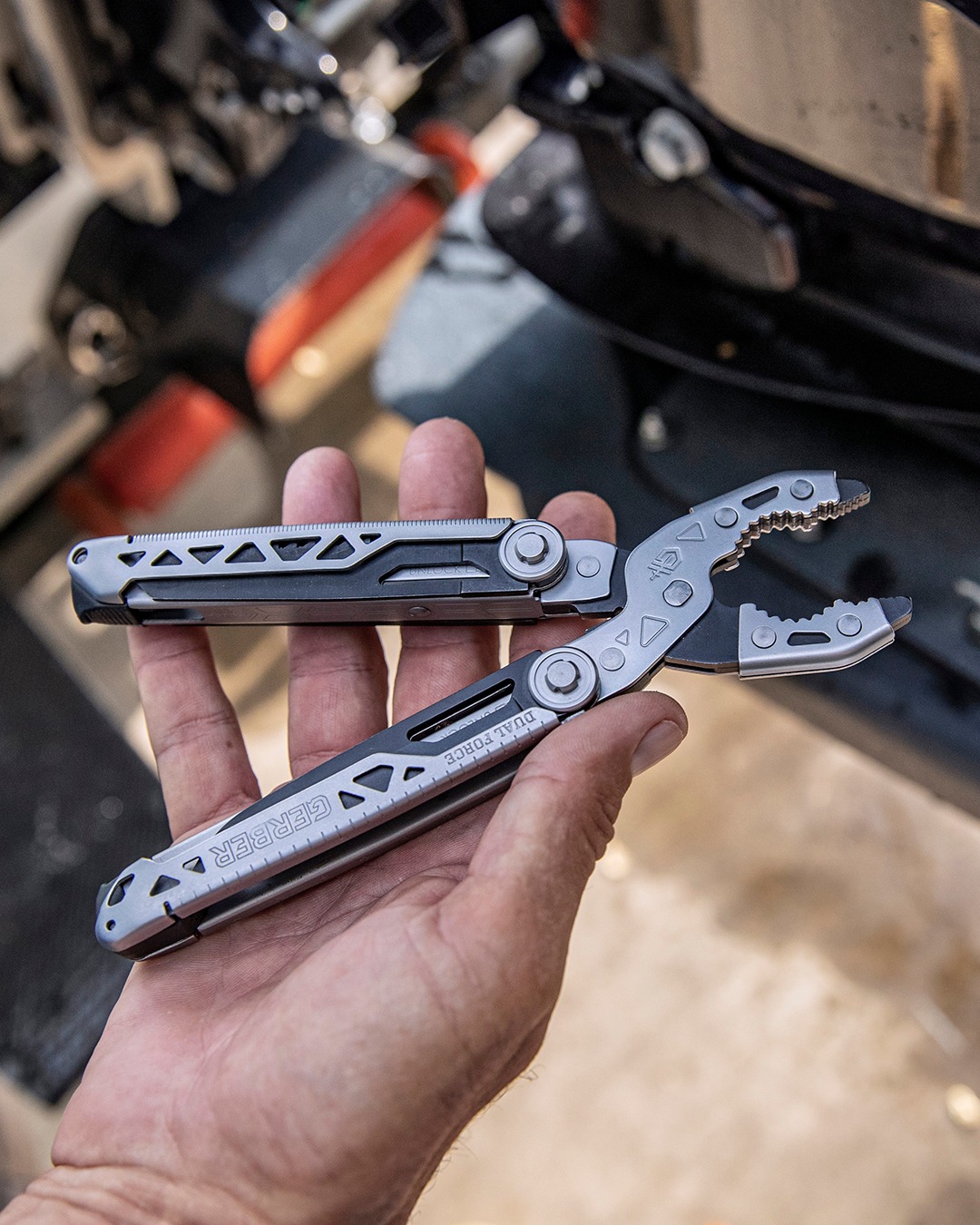 Dual-Force Multi-Tool