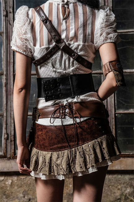 Steampunk belt with clock, black