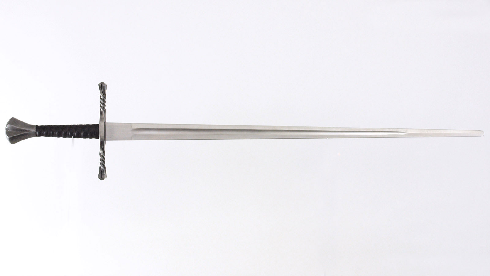 Hand-and-a-half sword, Feather Blade