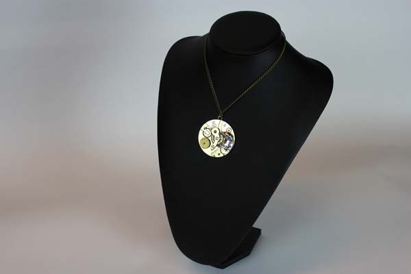 Steampunk Anhänger mit Kette - Falke