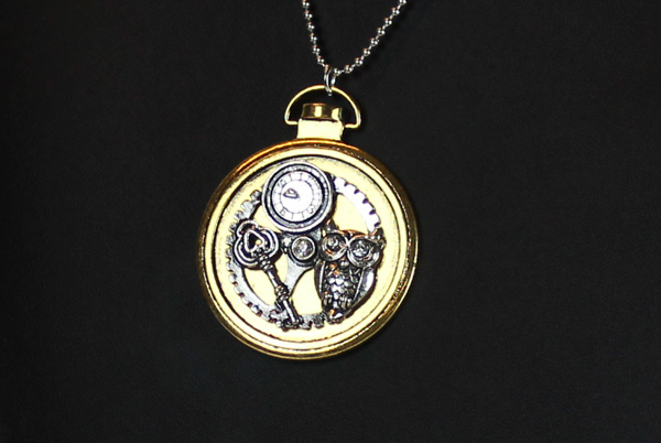 Steampunk Anhänger mit Kette - Eule, Uhr, Schlüssel