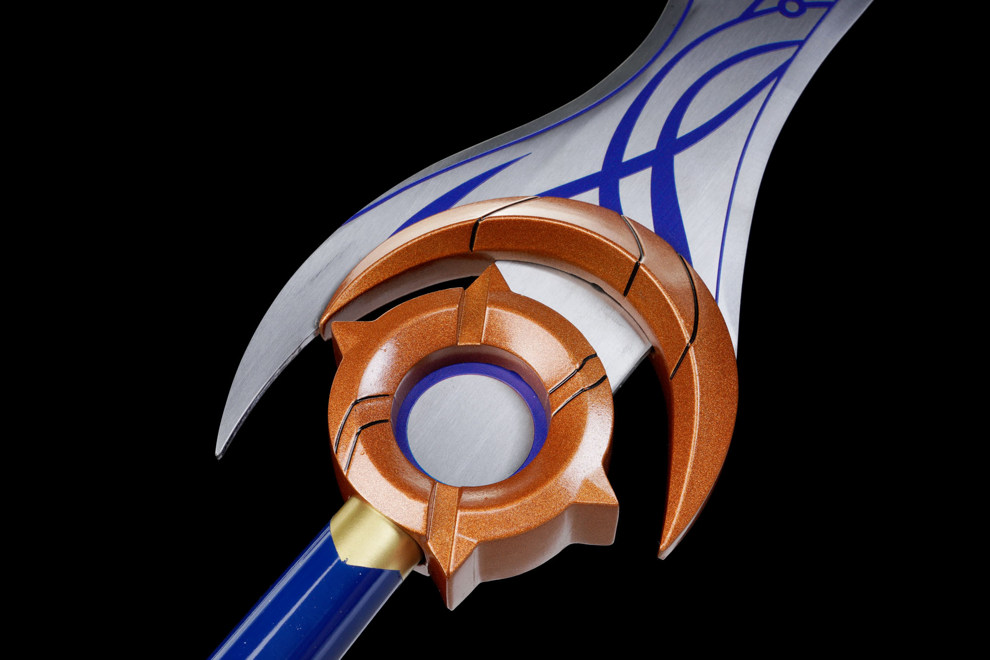 Solo Leveling: Sung Jin-Woo Zwillings-Schwerter Set (70cm) – Inkl. Wanddisplay