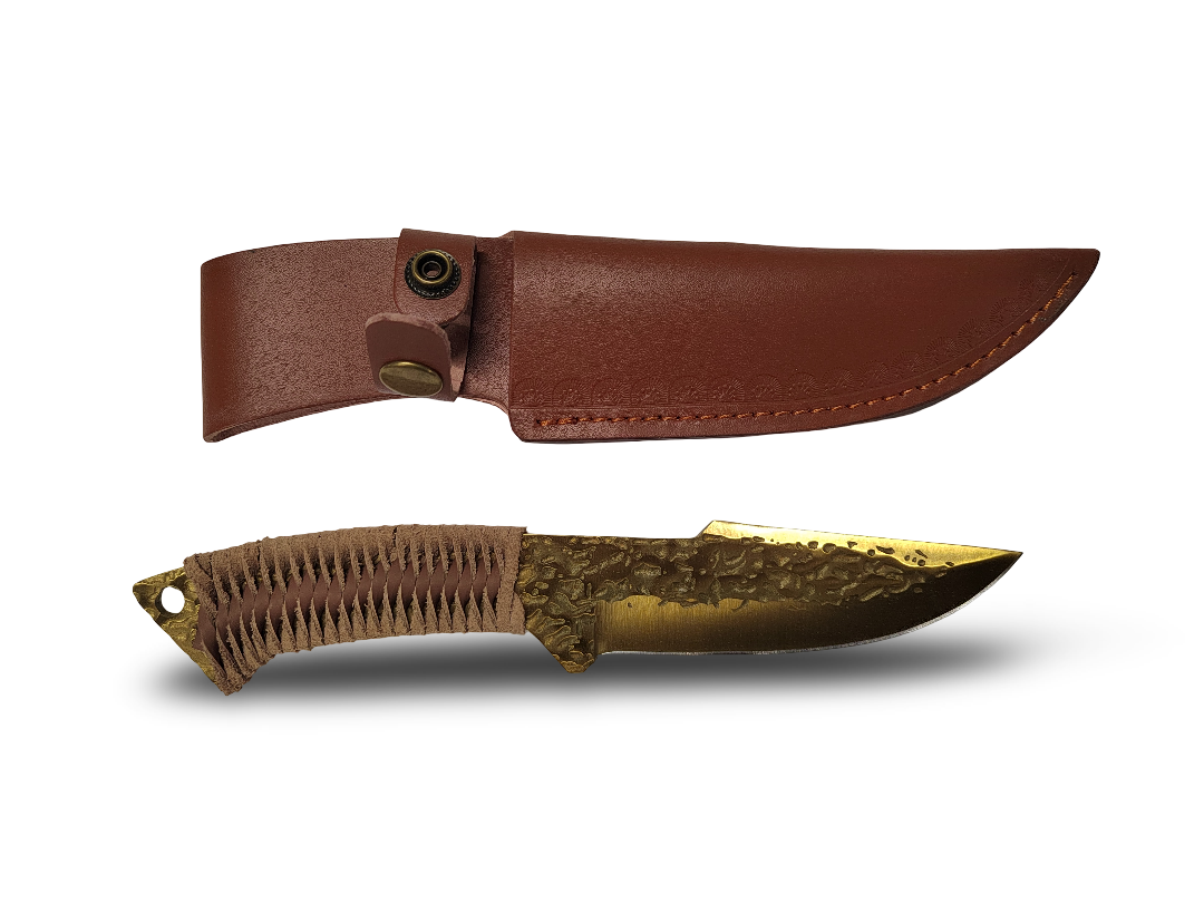 Handgeschmiedetes Jagdmesser im keltischen Stil mit Lederscheide (goldene Klinge)