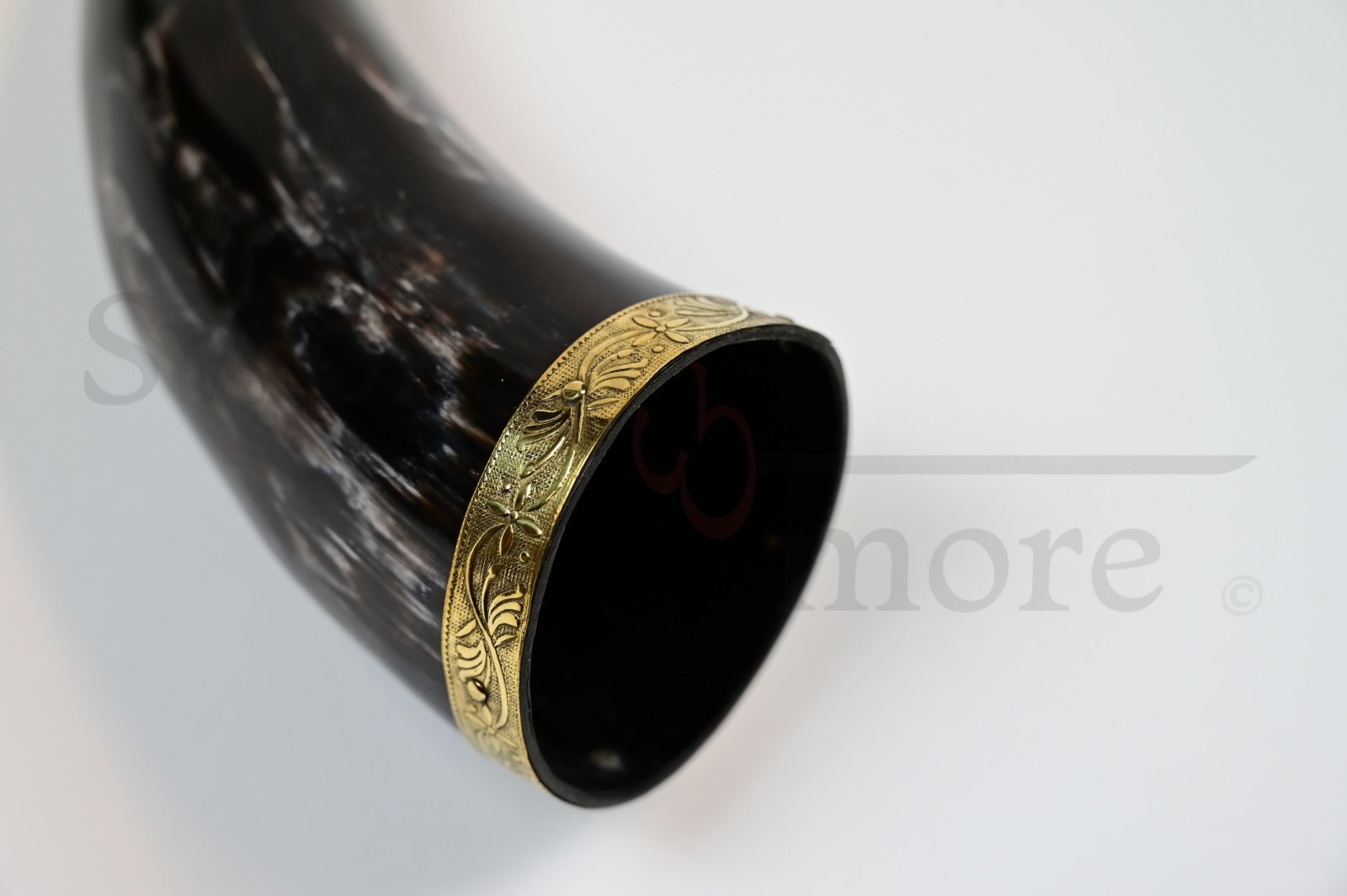 Wikingerhorn mit Schultergurt aus Leder