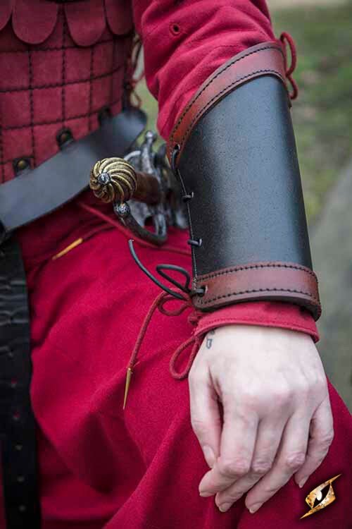 Warrior Bracers Black/Red, Size L