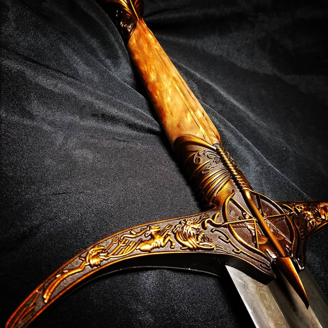 Heartsbane Sword - Damascus Edition