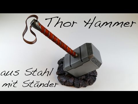 Thor Hammer aus Stahl mit Ständer